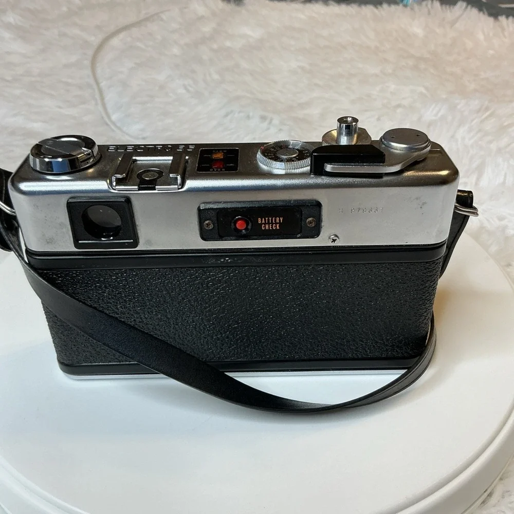 Yashica Electro 35GSN  Rangefinder 35mm Film Camera untested